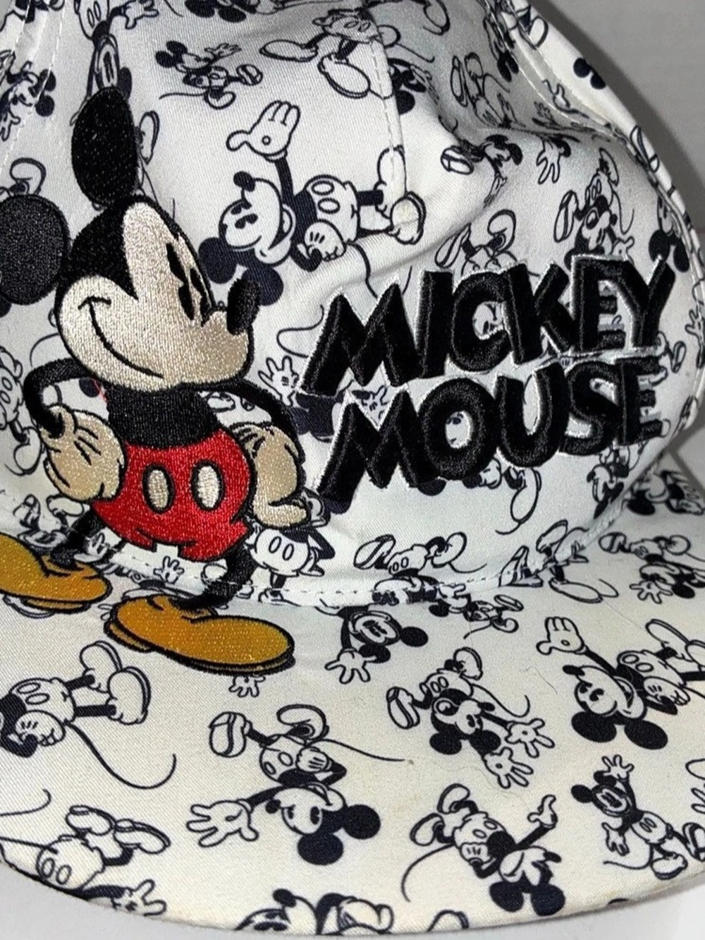 Disney Parks Mickey Mouse Adult Hat in White & Black Like New